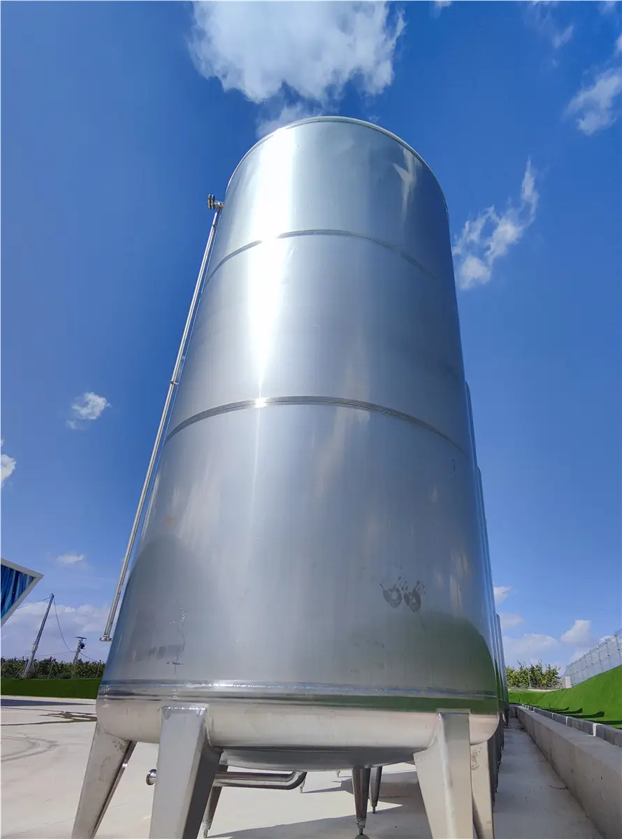 deposito-vertical-con-fondo-klopper-aseptico-stork-25-000-l-inox-5