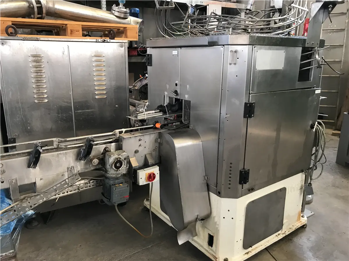 aggraffatrice-automatica-per-lattine-barattoli-comaco-agm-4r