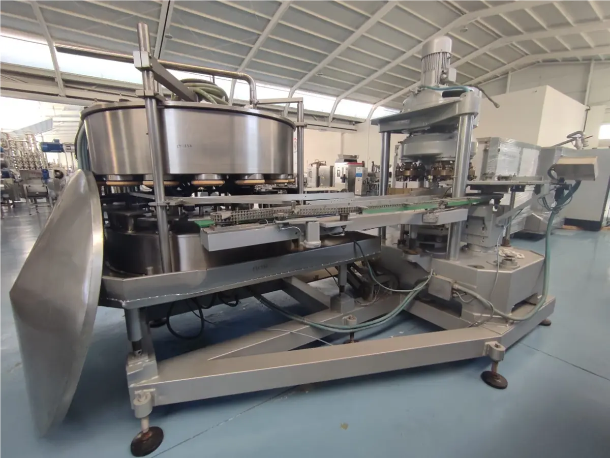 zilli-bellini-vacuum-liquid-filler-with-cuomo-seamer