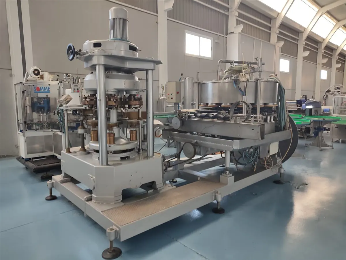 zilli-bellini-vacuum-liquid-filler-with-cuomo-seamer