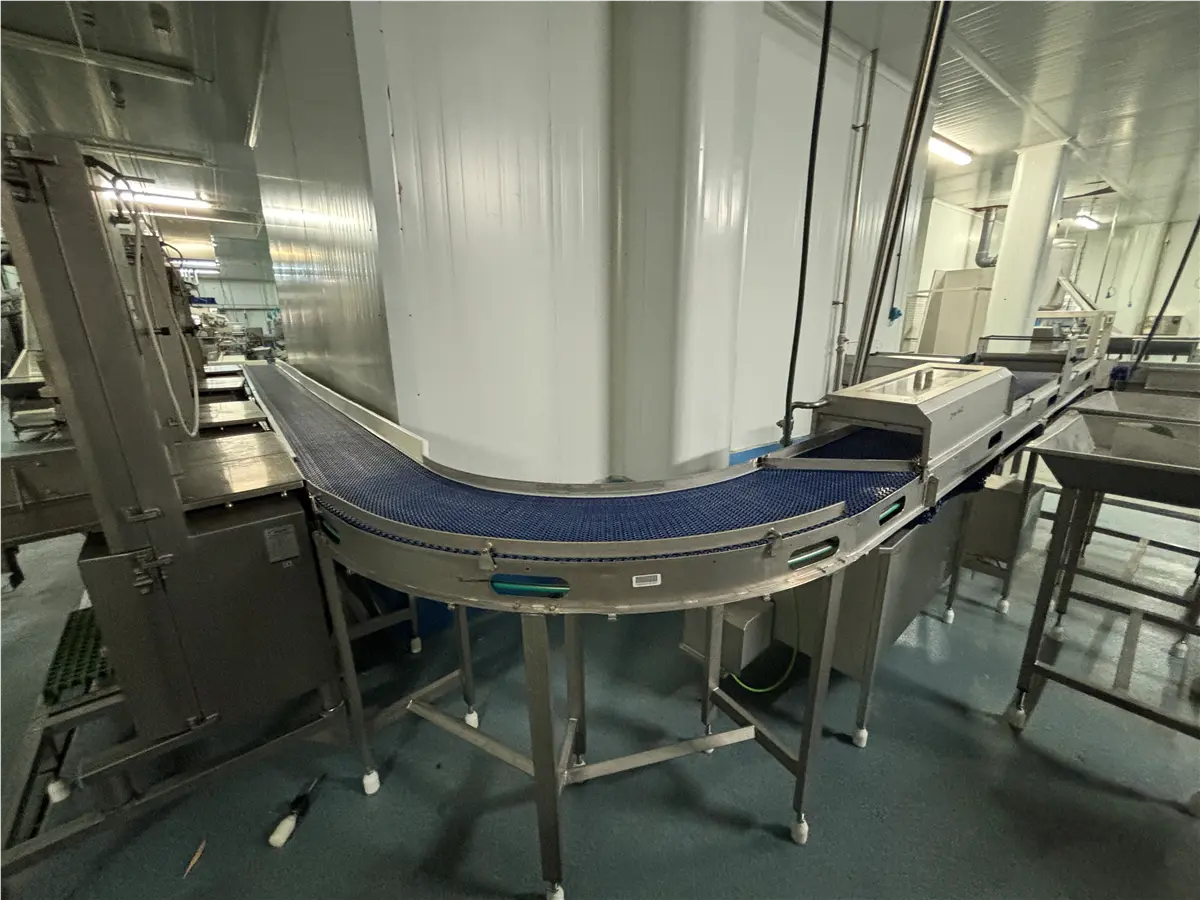 cinta-transportadora-de-banda-modular-con-curva-y-lavado