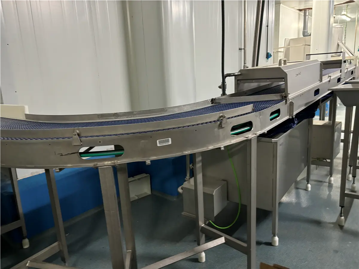 cinta-transportadora-de-banda-modular-con-curva-y-lavado