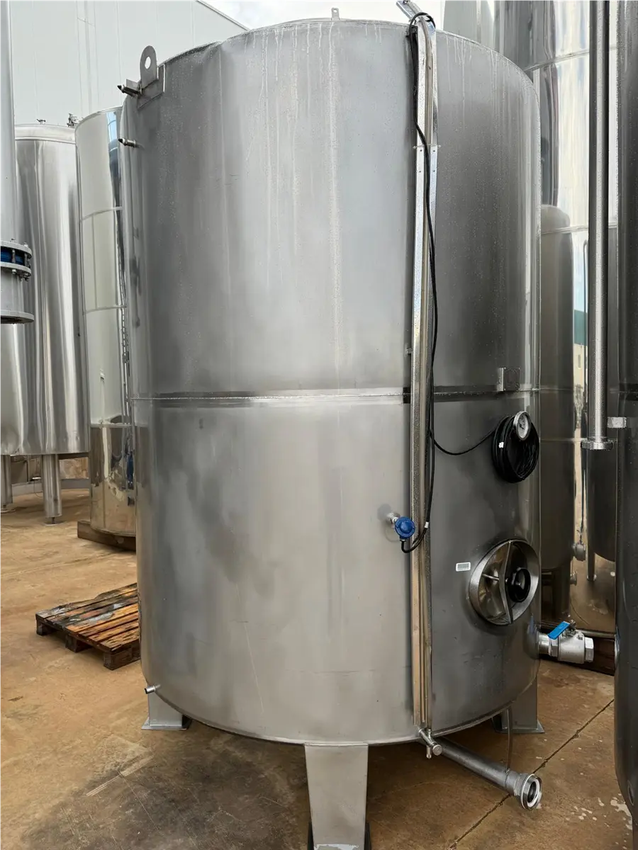 deposito-vertical-fondo-conico-8-000-l-inox-1