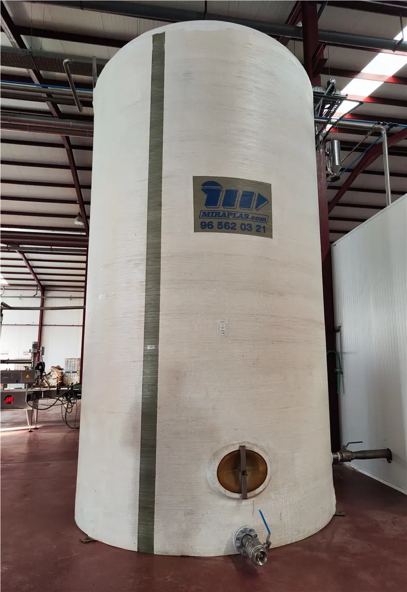 deposito-vertical-de-poliester-miraplas-32-000-l
