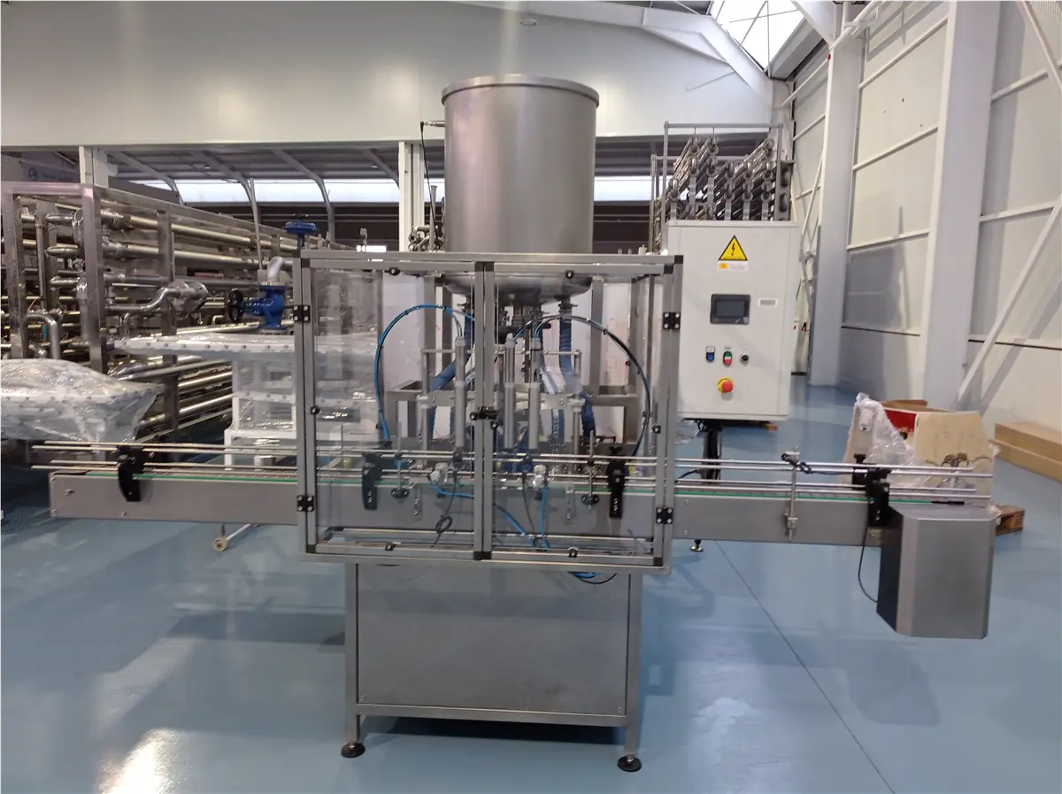 llenadora-de-4-pistones-tomas-guillen-inox