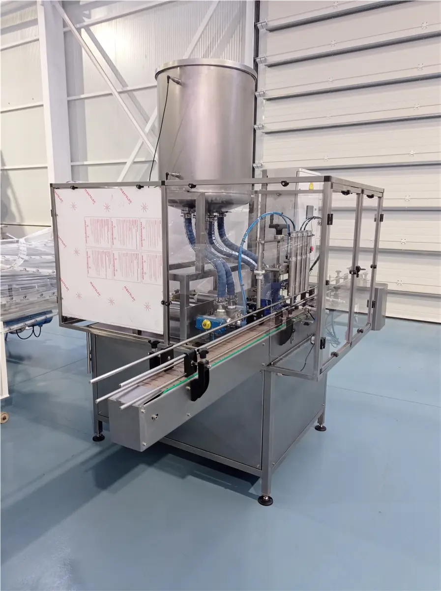 llenadora-de-4-pistones-tomas-guillen-inox