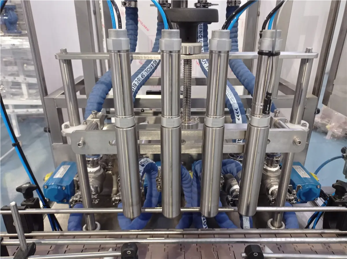 llenadora-de-4-pistones-tomas-guillen-inox