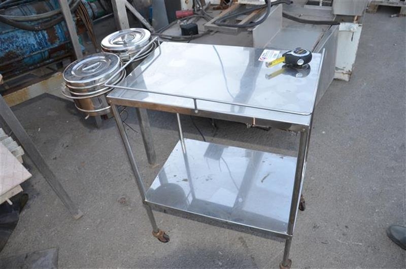 S/S WORKING TABLE. L: 0.82 M W: 0.4 M-1