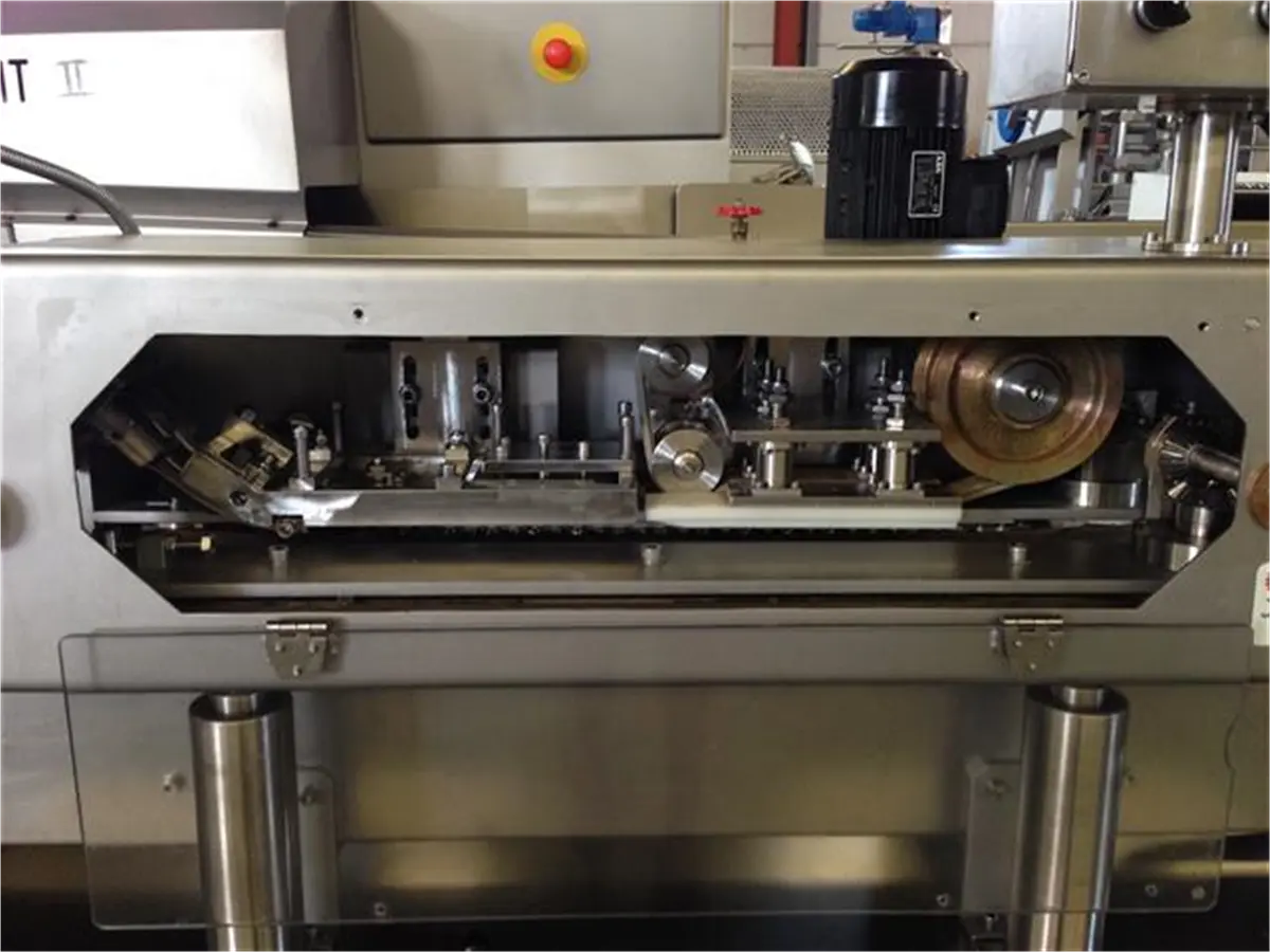 cerradora-automatica-para-tarros-twist-off-en-acero-inox