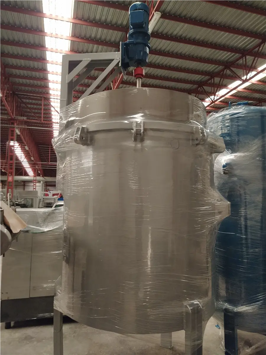 deposito-vertical-mixto-con-agitador-de-1500-l