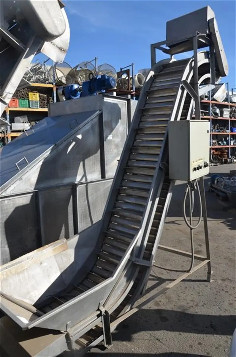 elevador-de-cangilones-y-tolva-en-acero-inox-descarga-2-35-m