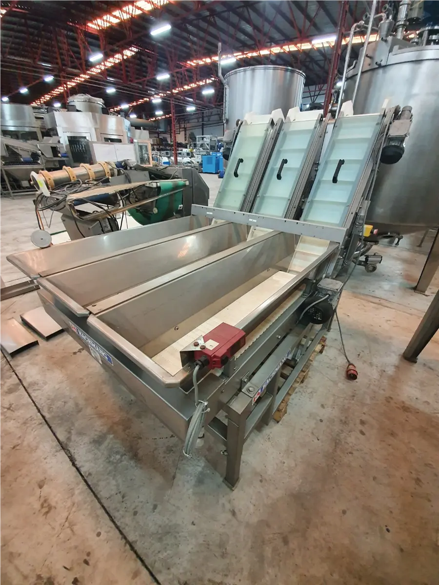 elevador-de-cangilones-de-banda-modular-de-3-vias-en-inox-descarga-1-60-m