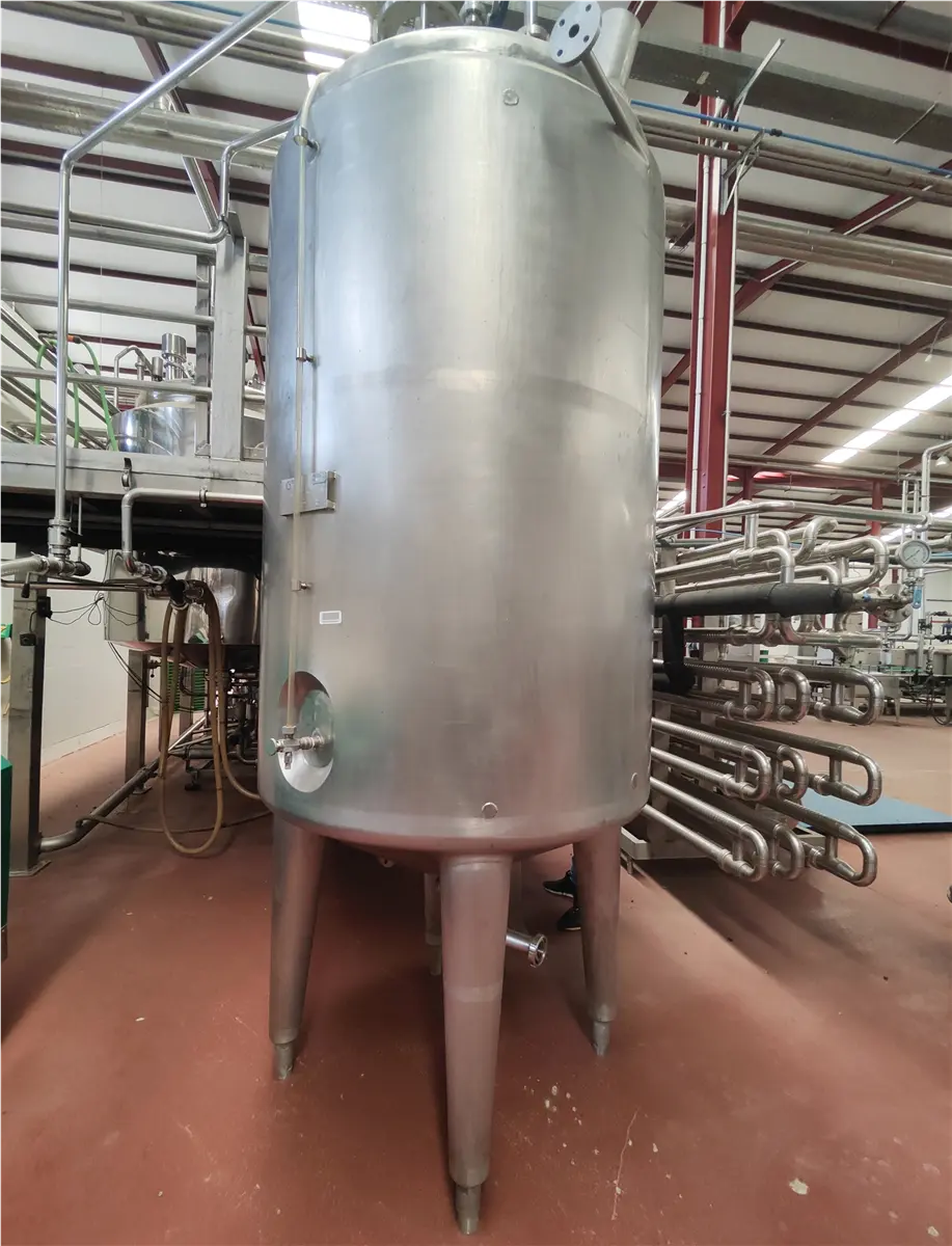 deposito-vertical-de-doble-fondo-conico-2-000-l-inox