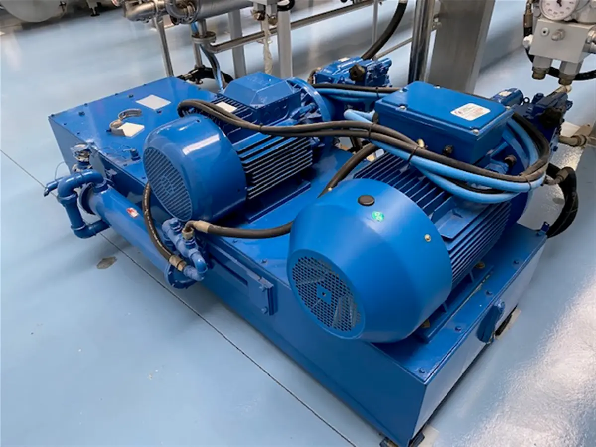 equipo-hidraulico-con-3-bombas-30-cv-total