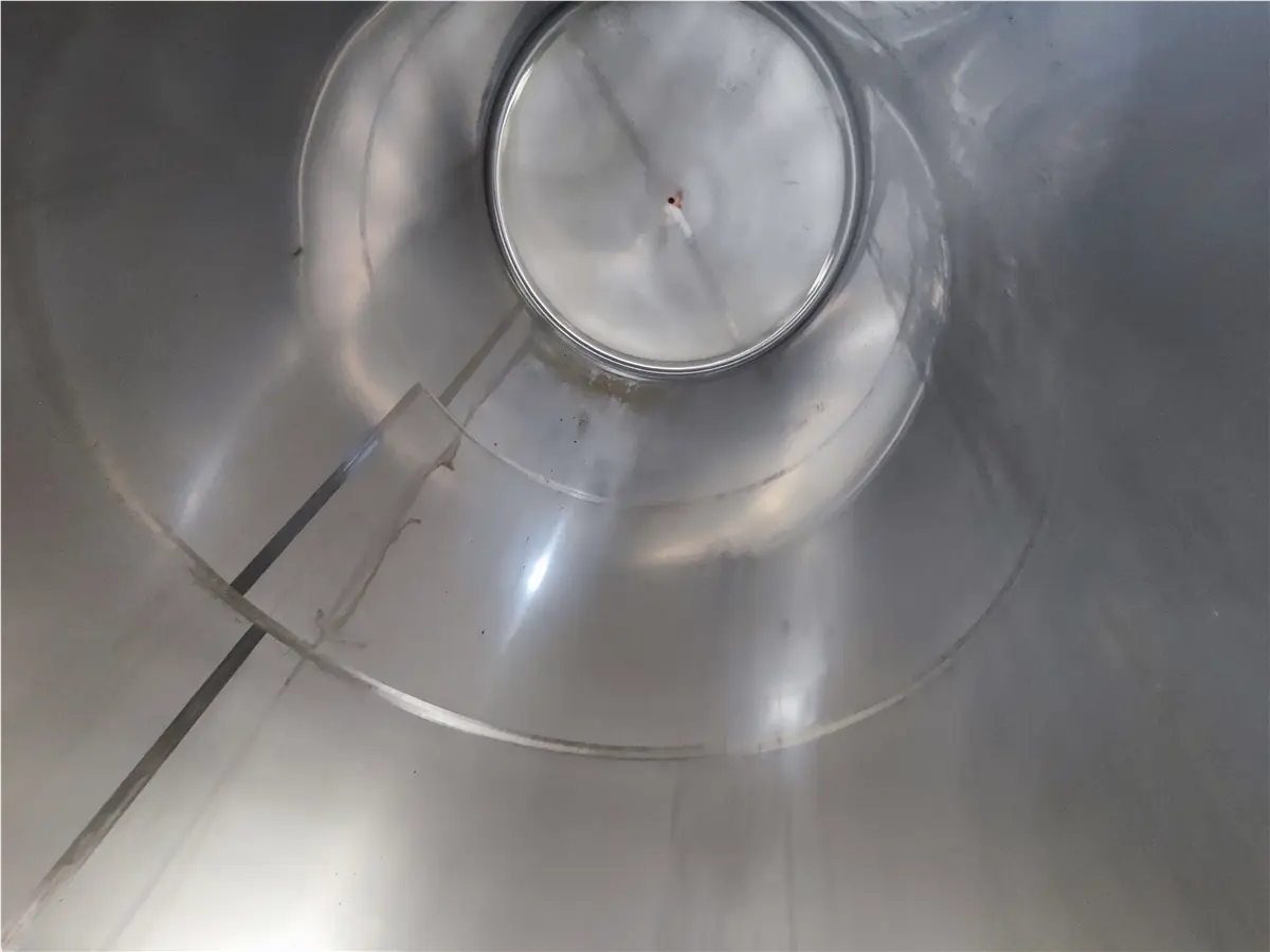 deposito-vertical-con-fondo-klopper-aseptico-stork-25-000-l-inox-1