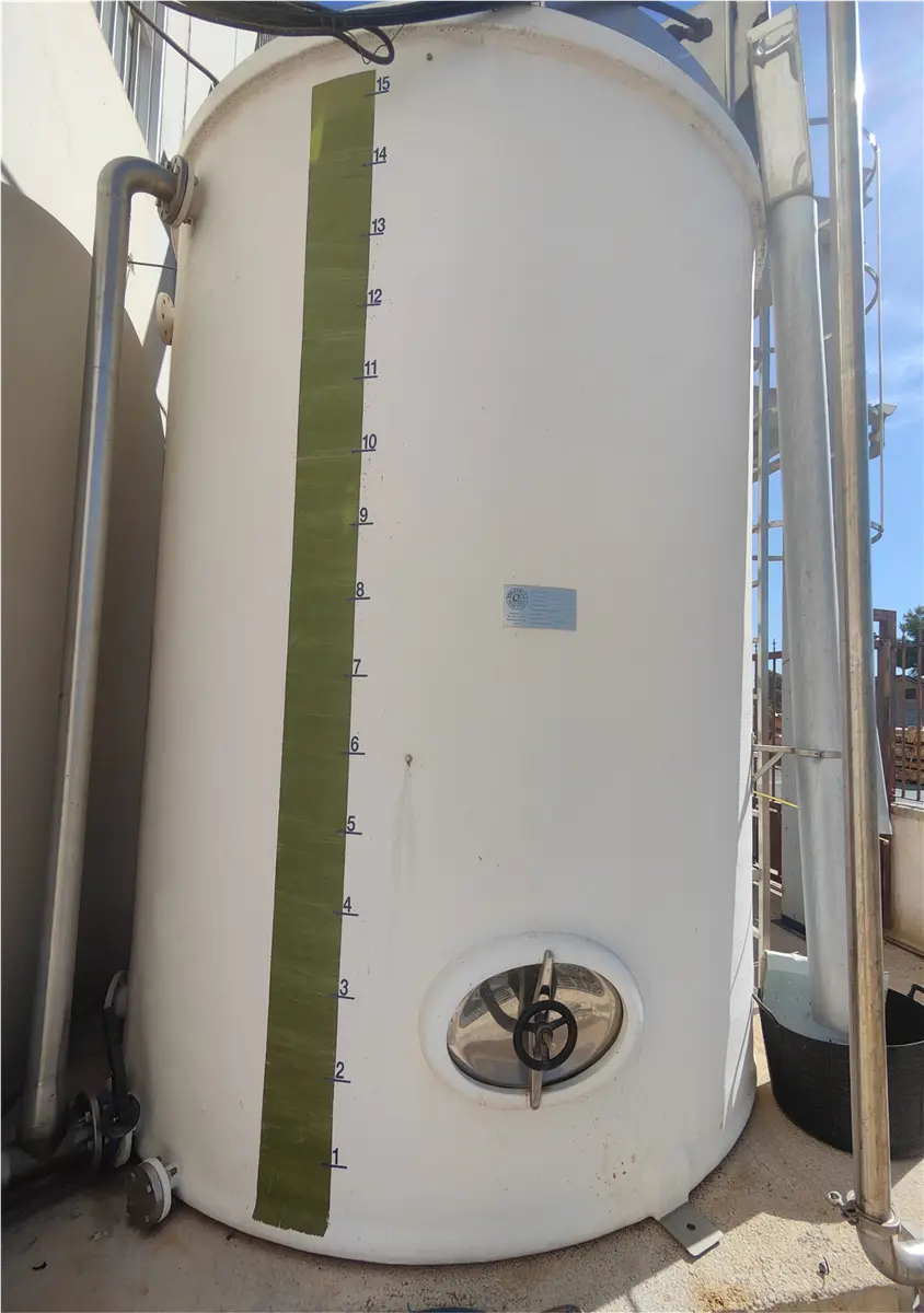 deposito-vertical-de-poliester-roblepol-15-000-l