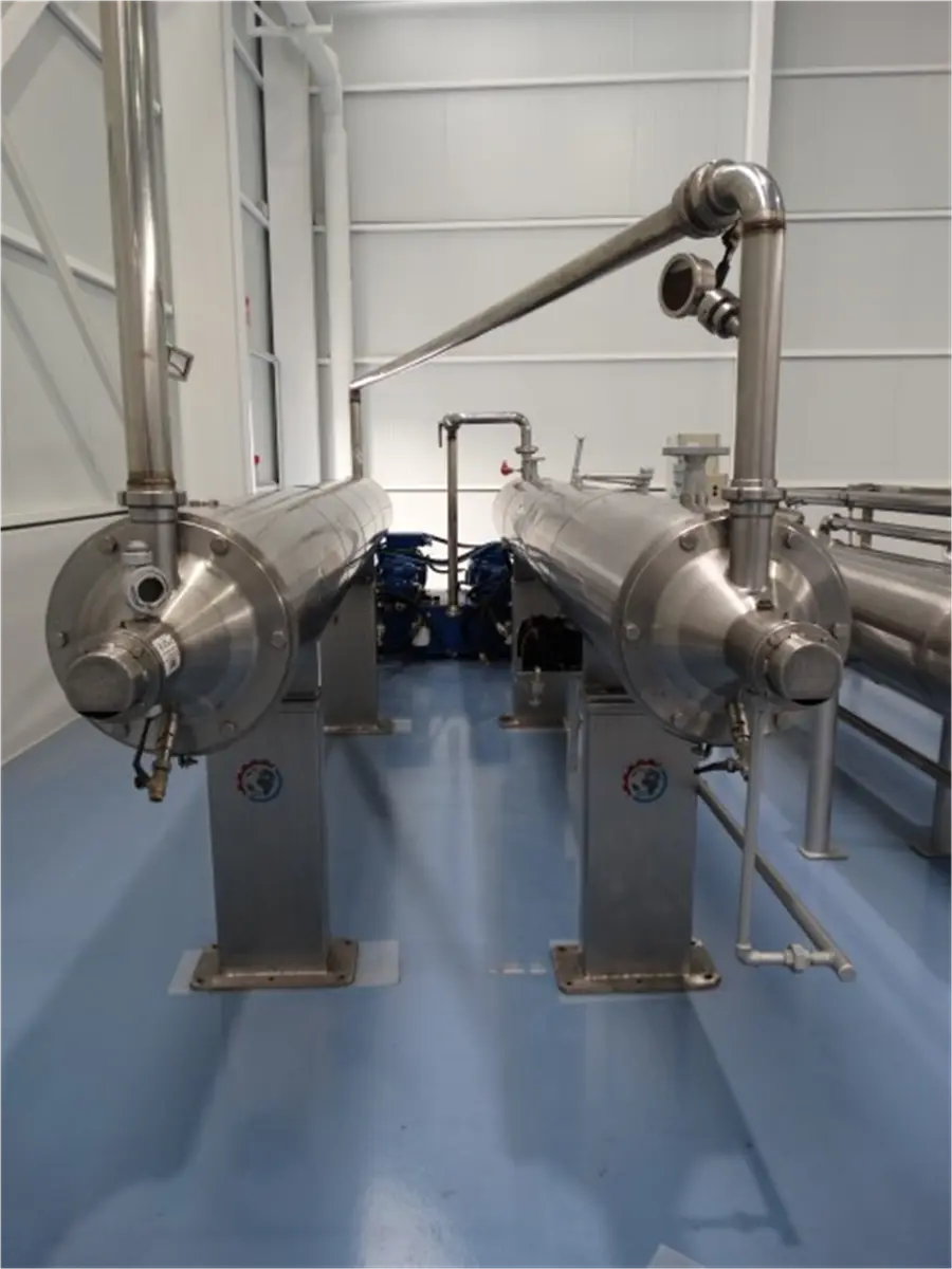 pasteurisateur-tubulaire-a-surface-raclee-manzini-rotothem-en-inox