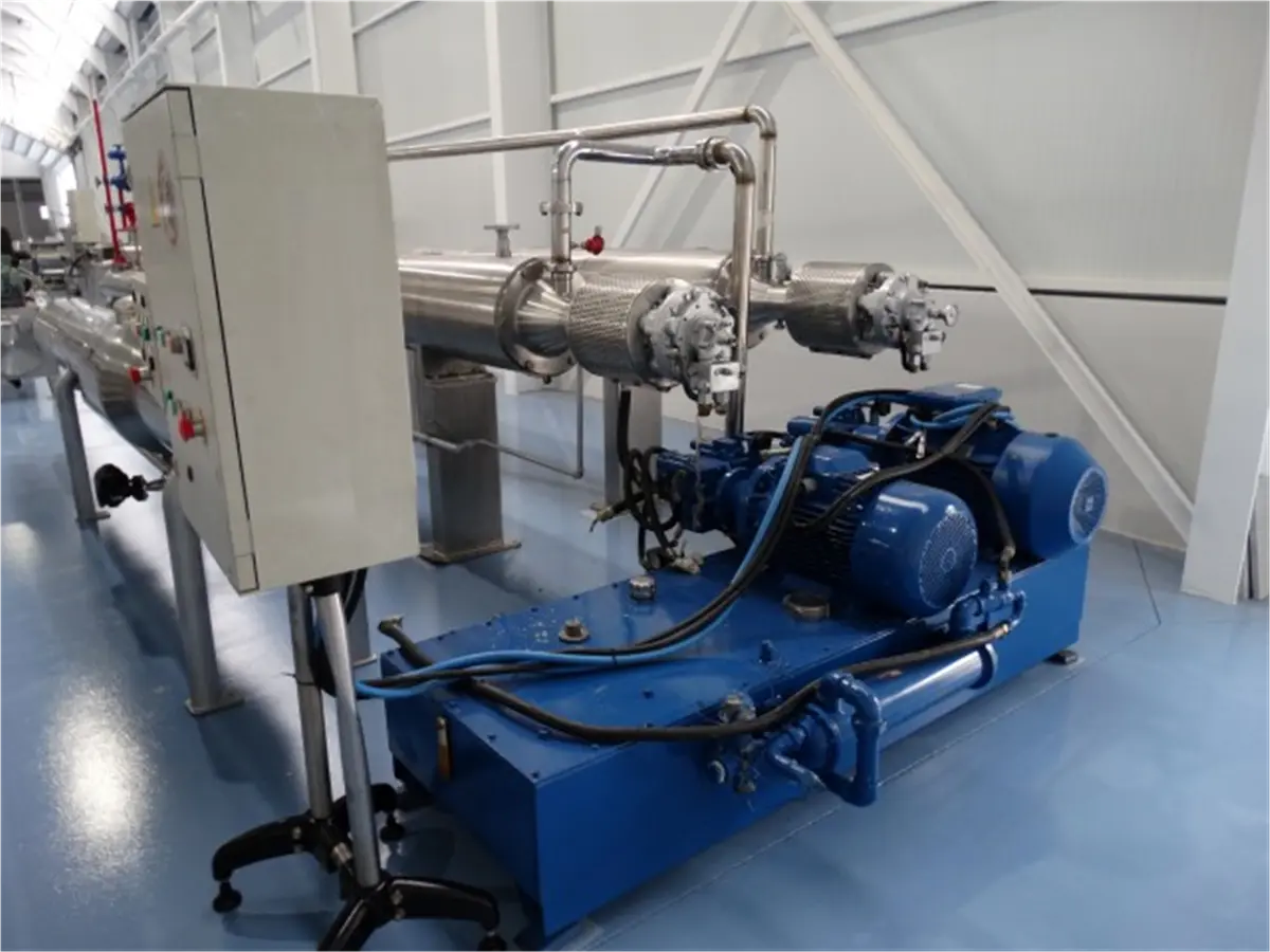 pasteurisateur-tubulaire-a-surface-raclee-manzini-rotothem-en-inox