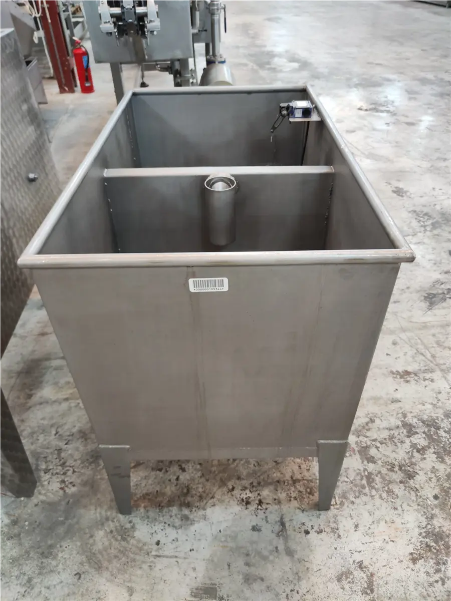 cuve-inox-carree-avec-2-compartiment-1