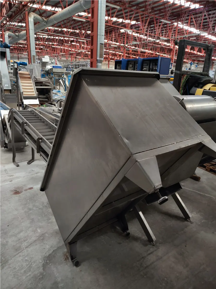 s-s-famaco-bucket-elevator-with-hopper