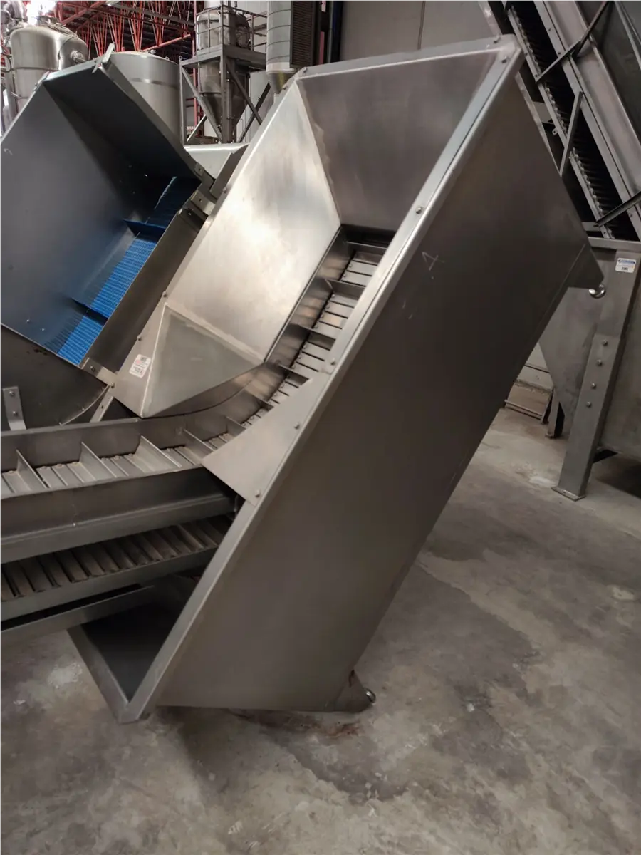 s-s-famaco-bucket-elevator-with-hopper