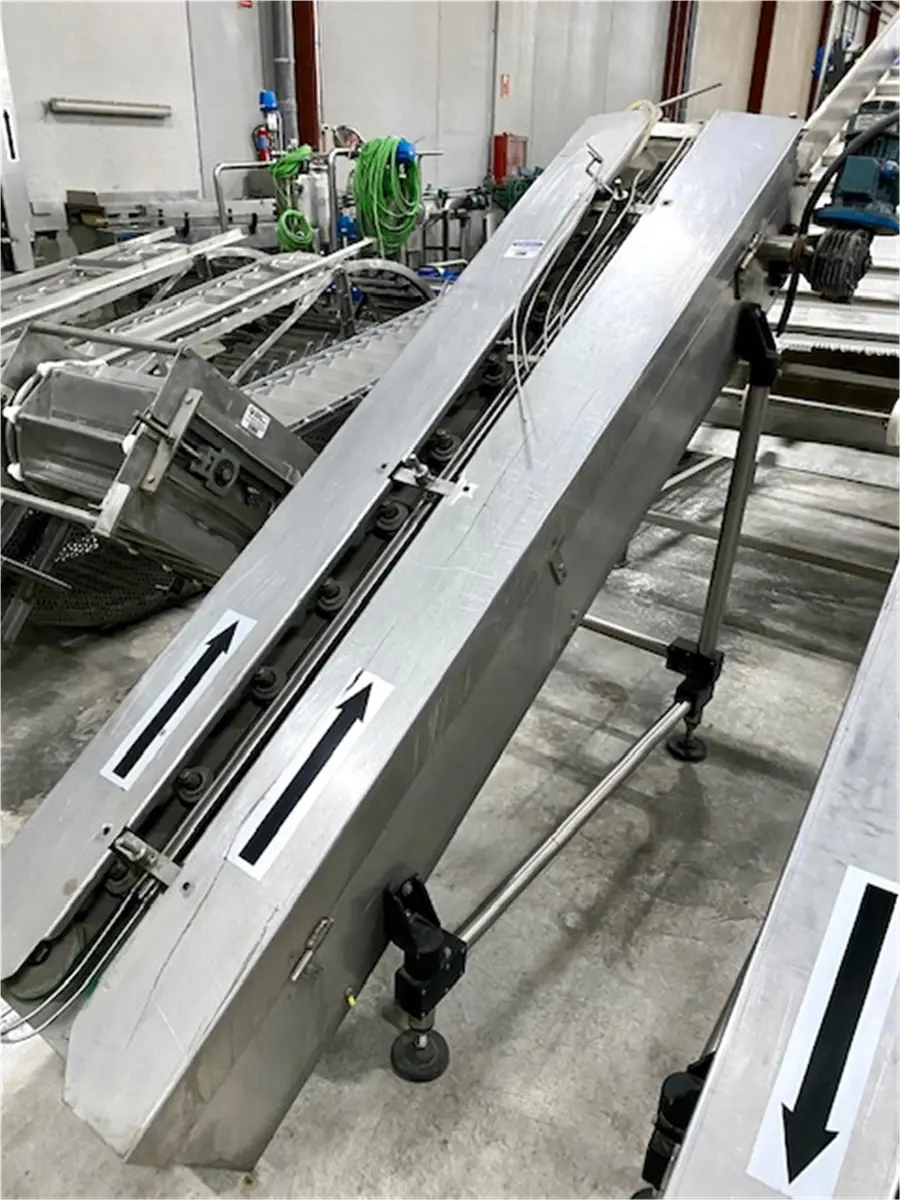 elevateur-de-boites-metalliques