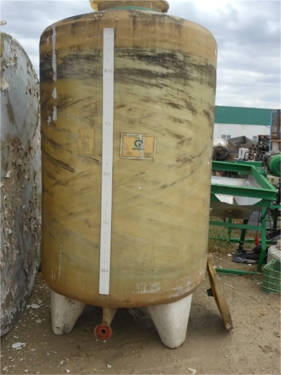deposito-vertical-en-fibra-de-vidrio-3-000-l-cortiplas