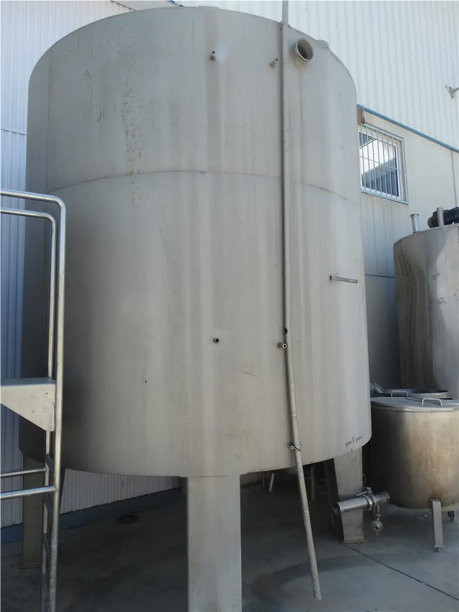 deposito-vertical-fondo-conico-11-000-l-inox