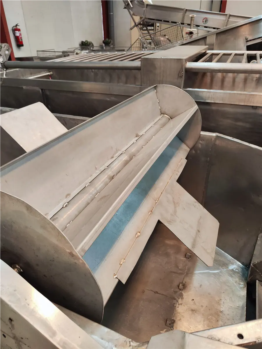 elevatore-con-vasca-a-facchini-scarica-2-40-m