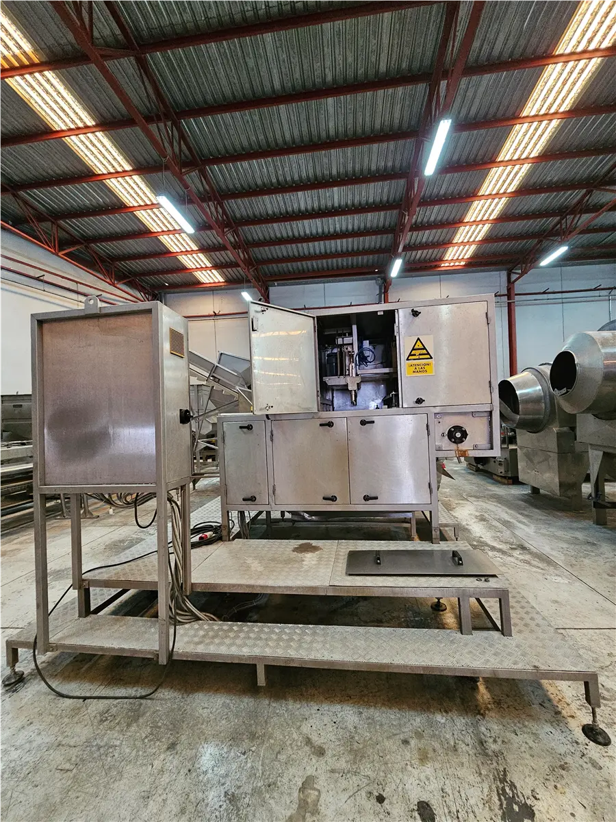 machine-a-enlever-le-pedoncule-et-couper-des-piments-finis-ulft-holland