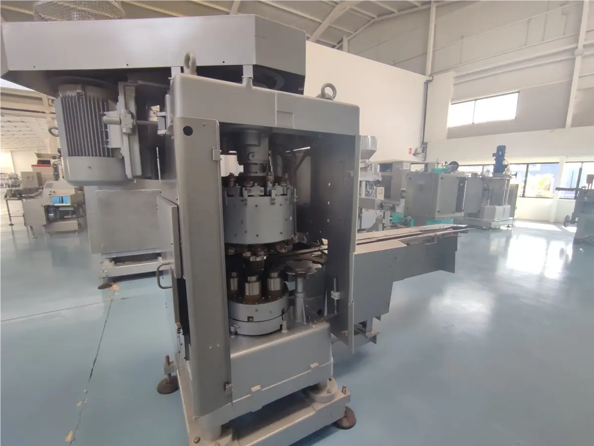 cerradora-automatica-de-latas-fmc-652