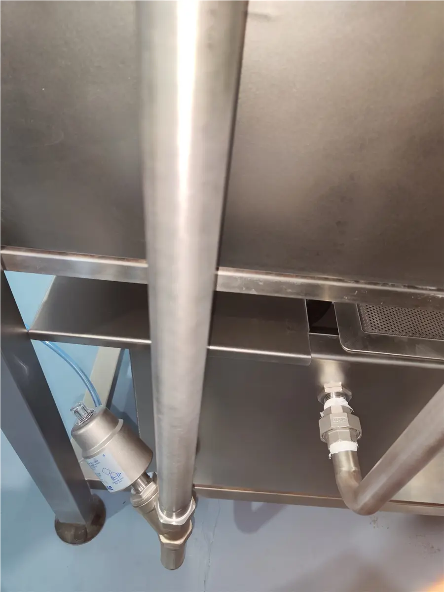 dosificador-de-liquido-de-gobierno-tomas-guillen-5