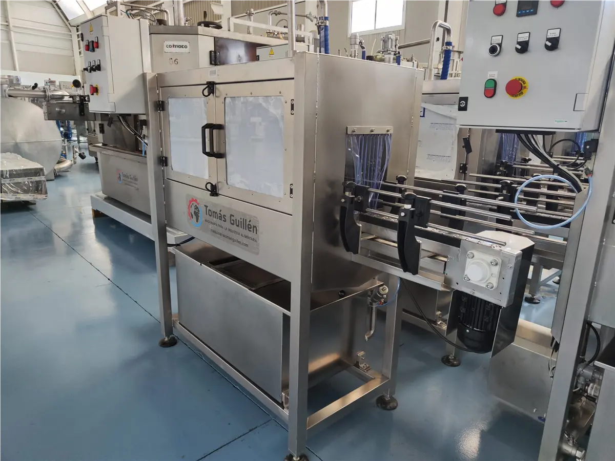 dosificador-de-liquido-de-gobierno-tomas-guillen-5