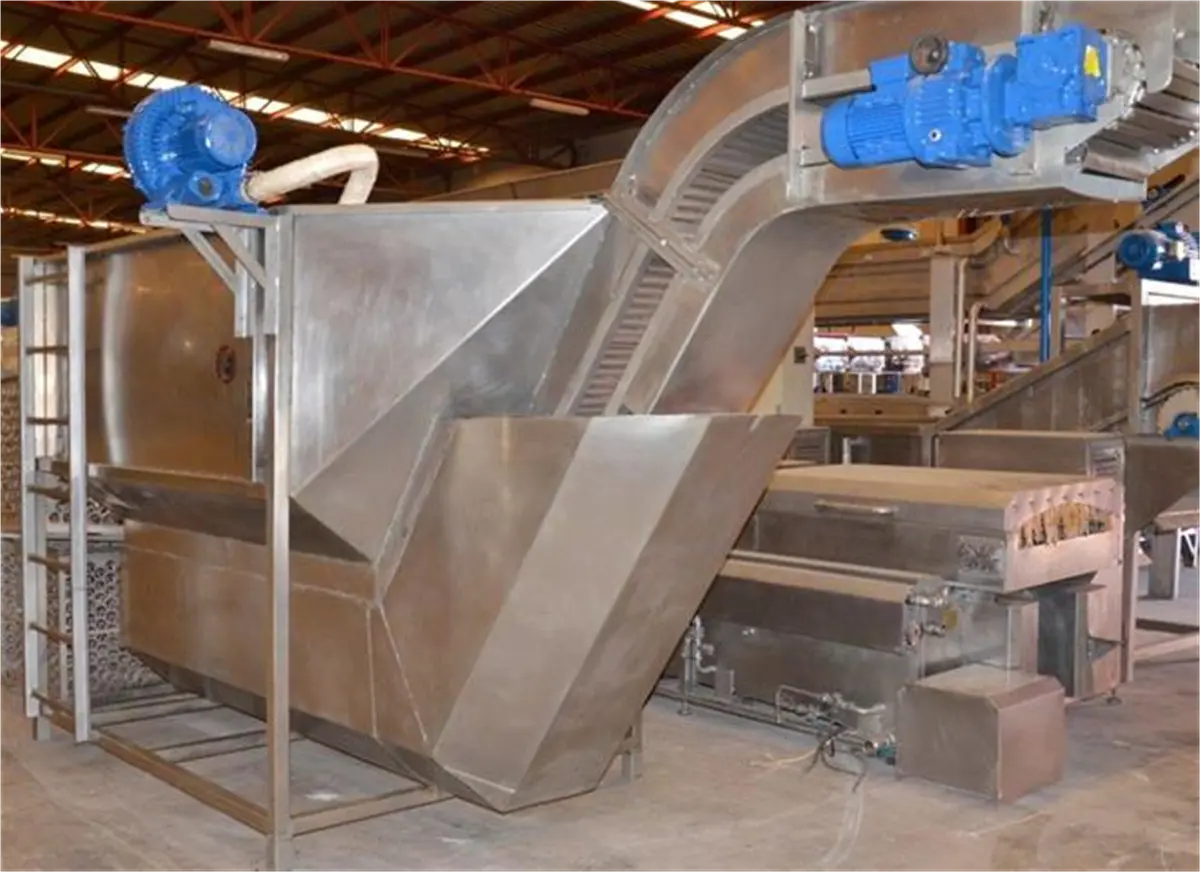 elevador-de-cangilones-con-balsa-en-acero-inox-descarga-4-20-m