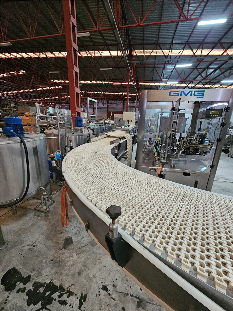 cinta-transportadora-de-cestas-con-curva-l-5-15-m-a-53-cm