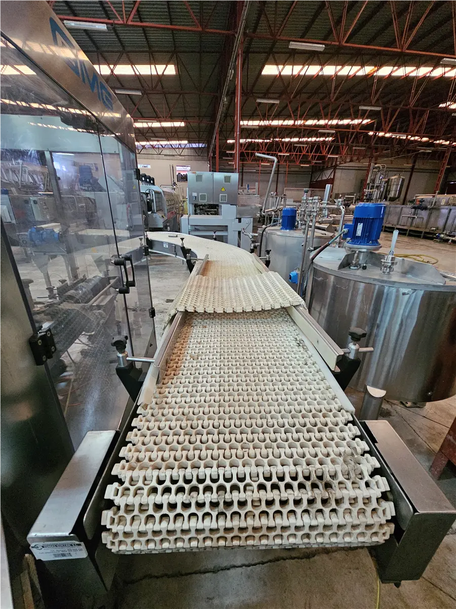 cinta-transportadora-de-cestas-con-curva-l-5-15-m-a-53-cm