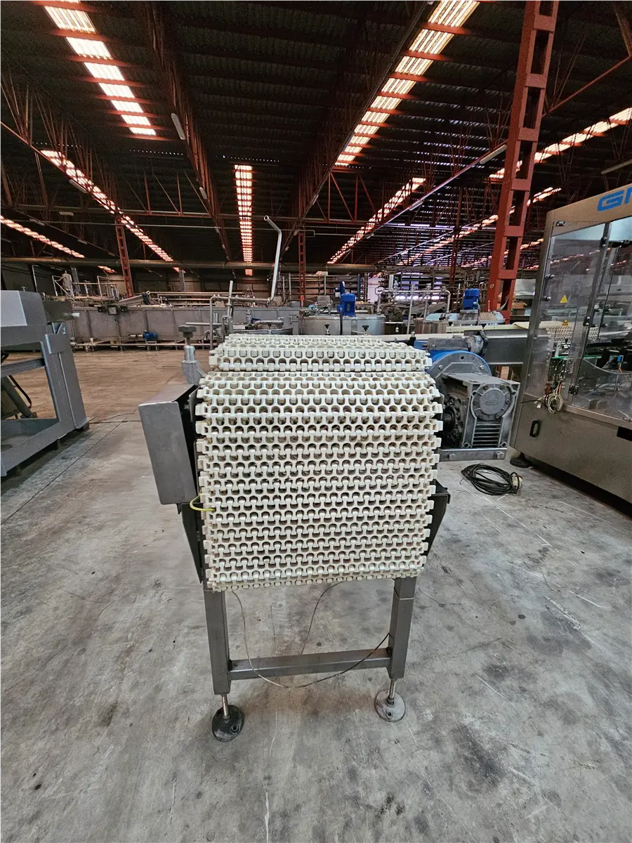 cinta-transportadora-de-cestas-con-curva-l-5-15-m-a-53-cm