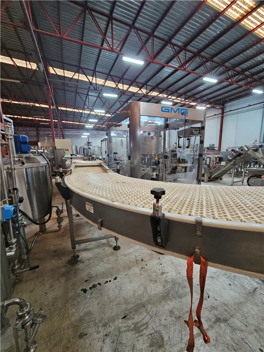 cinta-transportadora-de-cestas-con-curva-l-5-15-m-a-53-cm