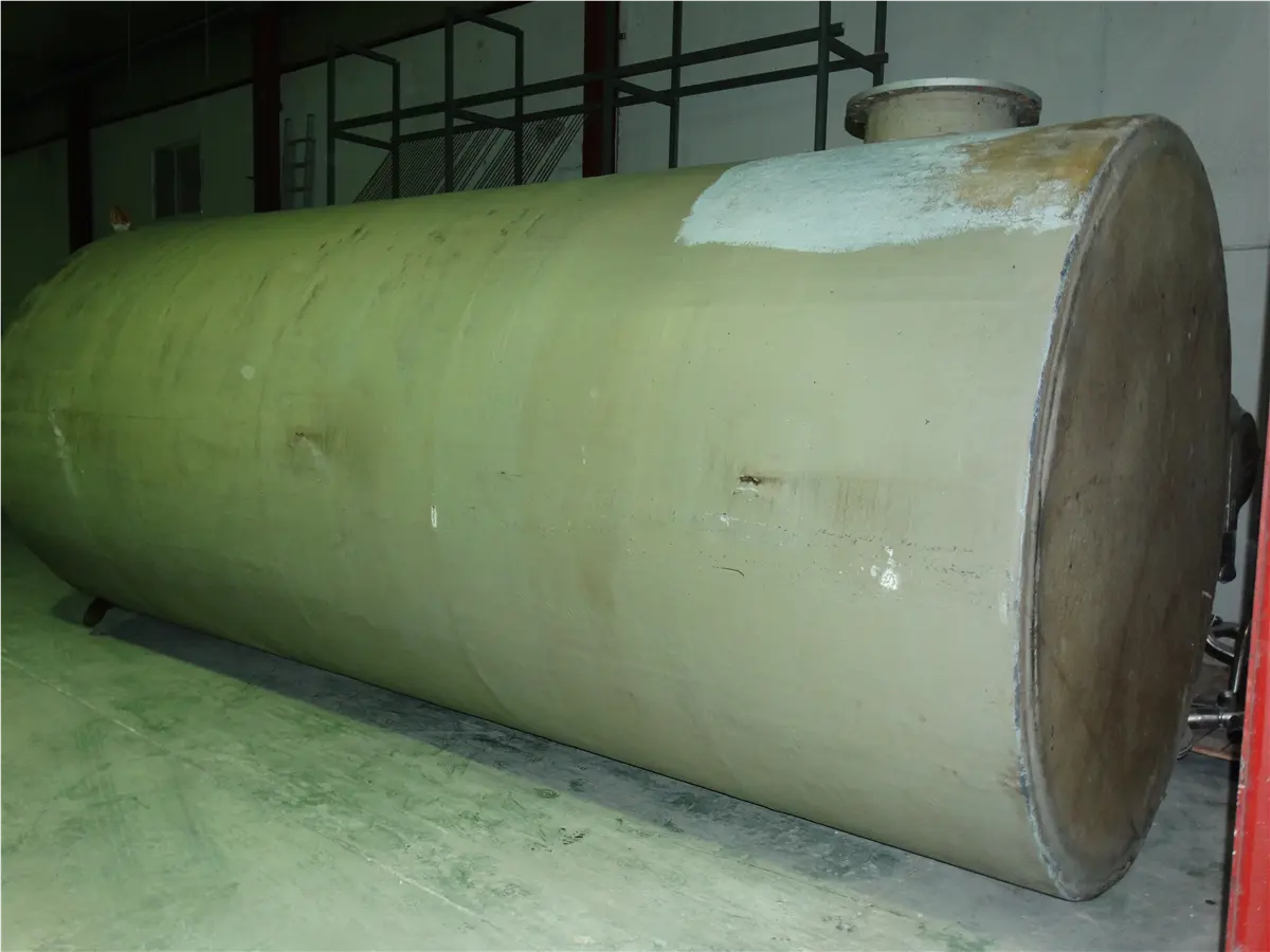 deposito-vertical-de-poliester-25-000-l