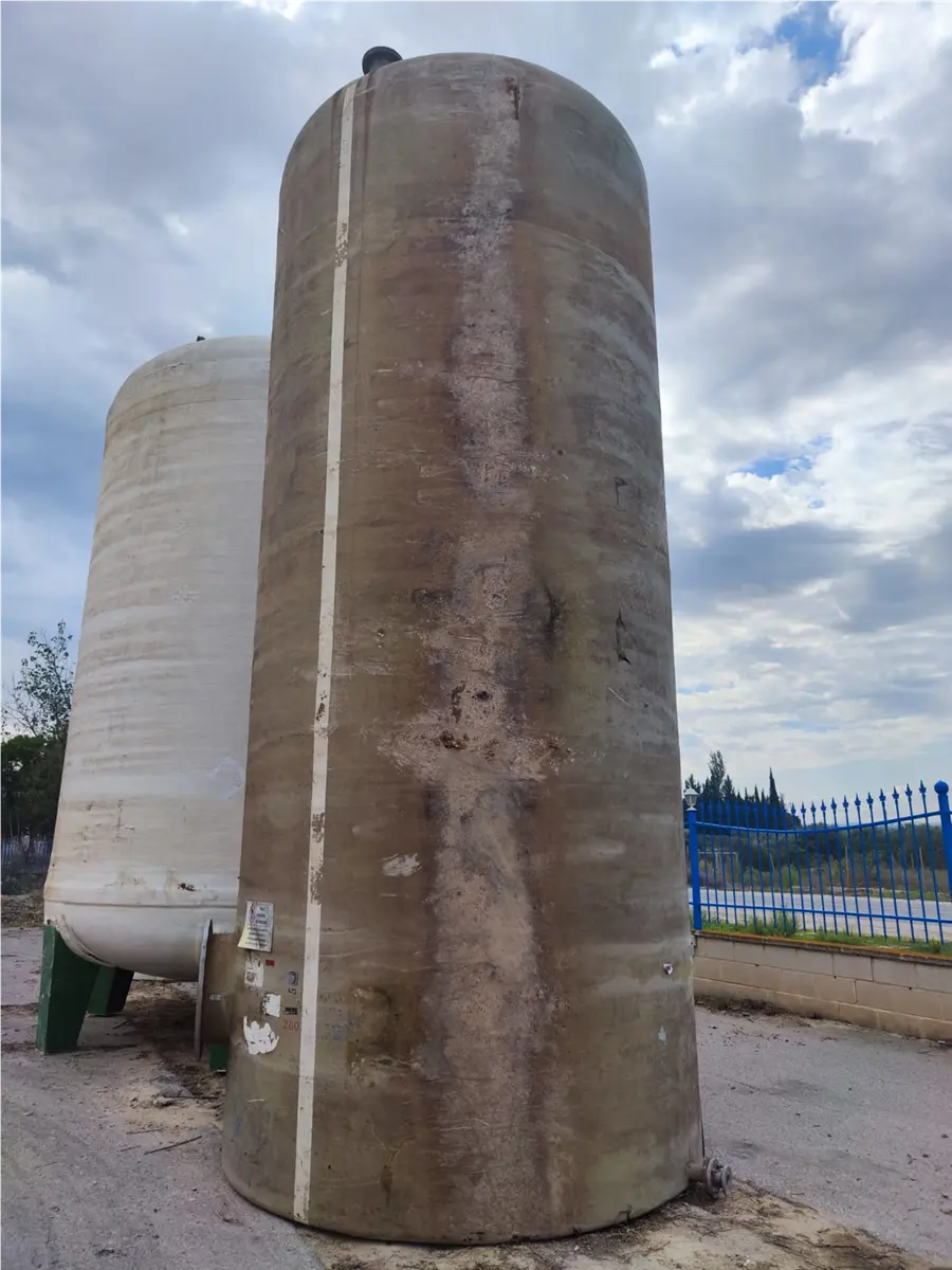 deposito-vertical-de-poliester-25-000-l