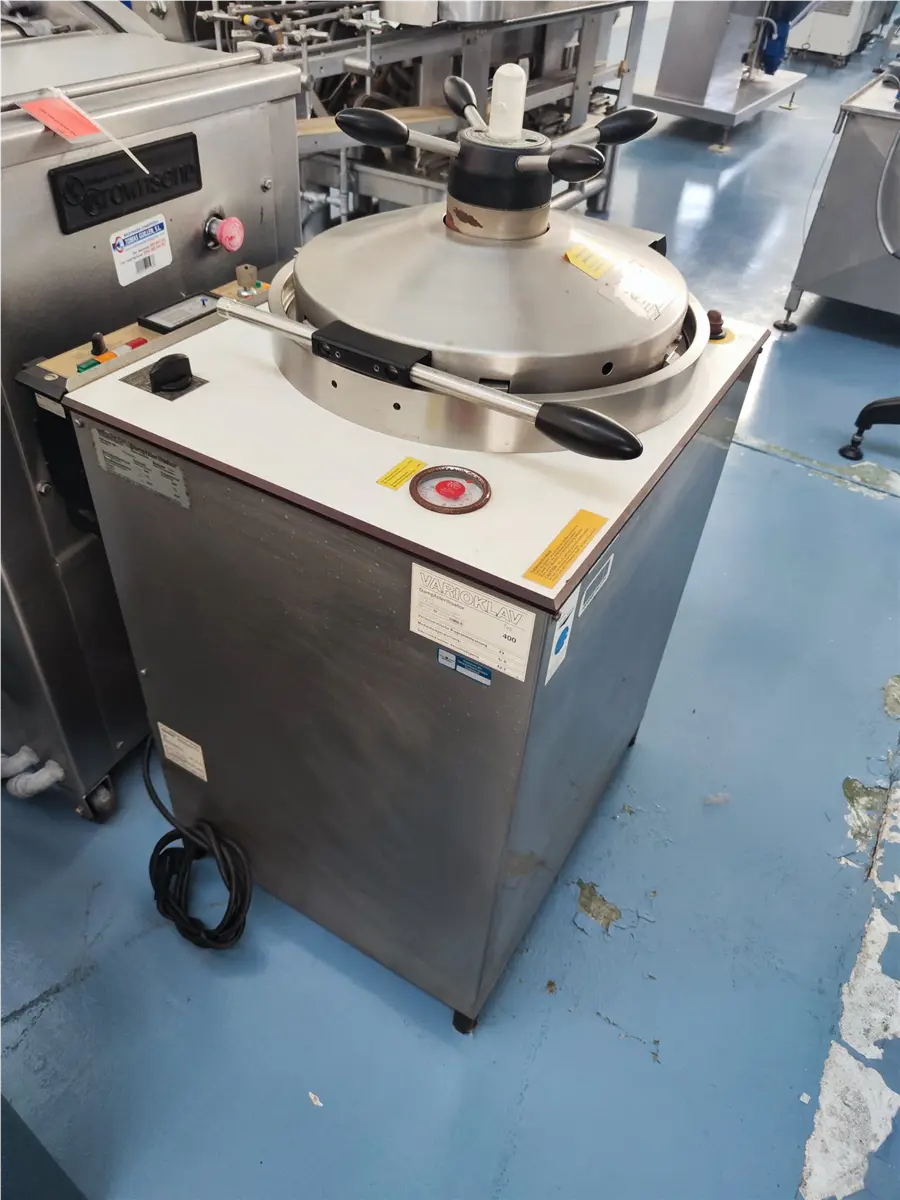 autoclave-vertical-de-laboratorio-varioklav