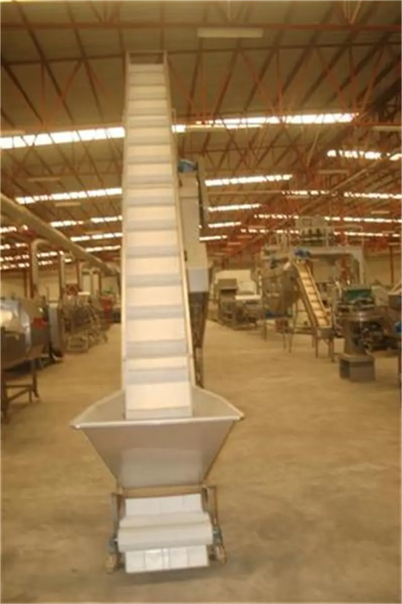 elevador-de-banda-modular-con-cangilones-y-tolva-1