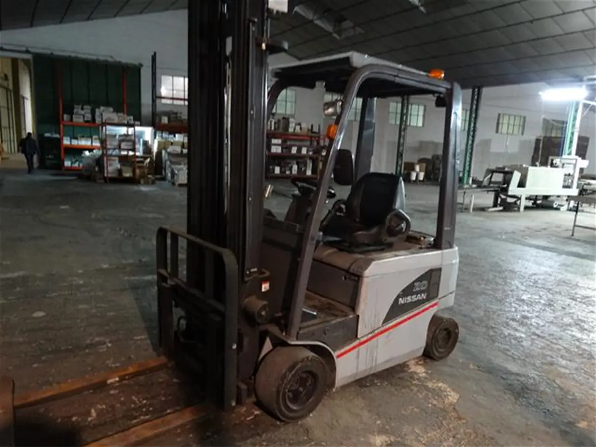carretilla-elevadora-electrica-nissan-2000-kg
