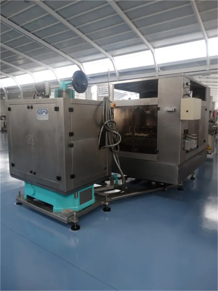 cerradora-automatica-de-latas-con-grupo-bajo-vacio-comaco-agm4-inox