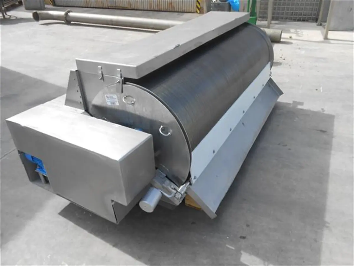 filtro-rotativo-en-acero-inox-de-superficie-rascante