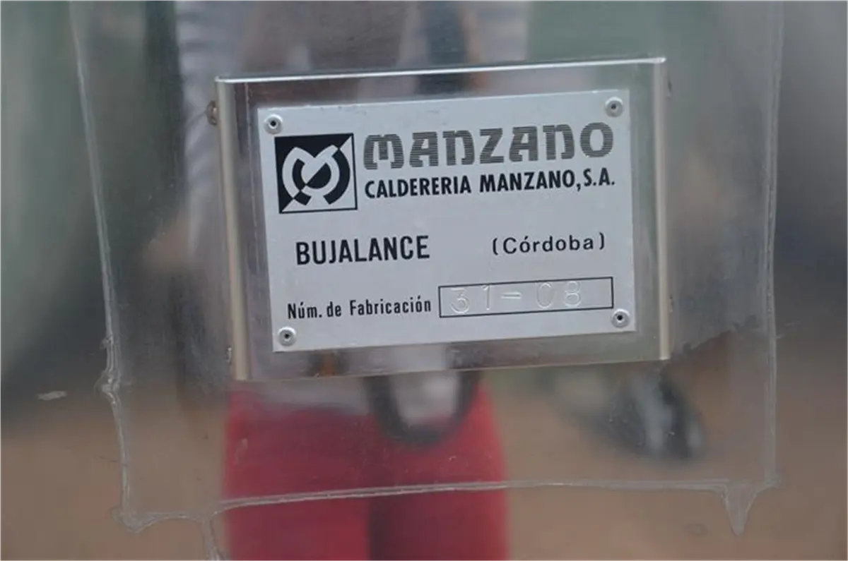 deposito-vertical-en-acero-inox-con-fondo-plano-de-57-500-l