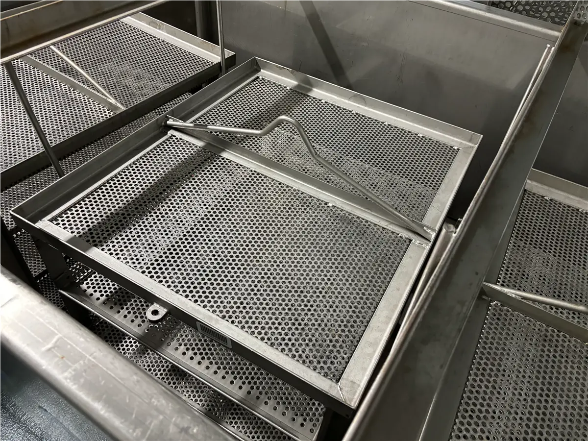 jaula-con-4-bandejas-l-0-84-m-a-0-71-m-4