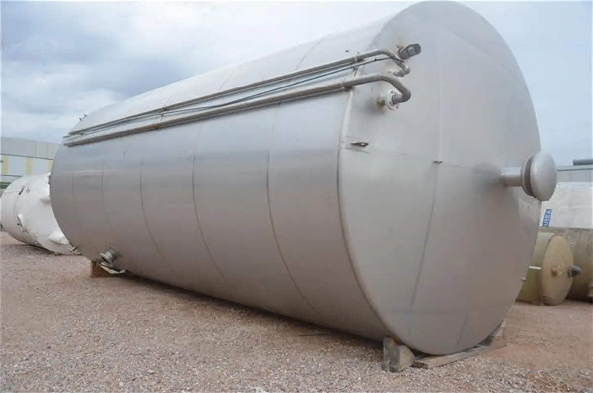 deposito-vertical-en-acero-inox-100-000-l