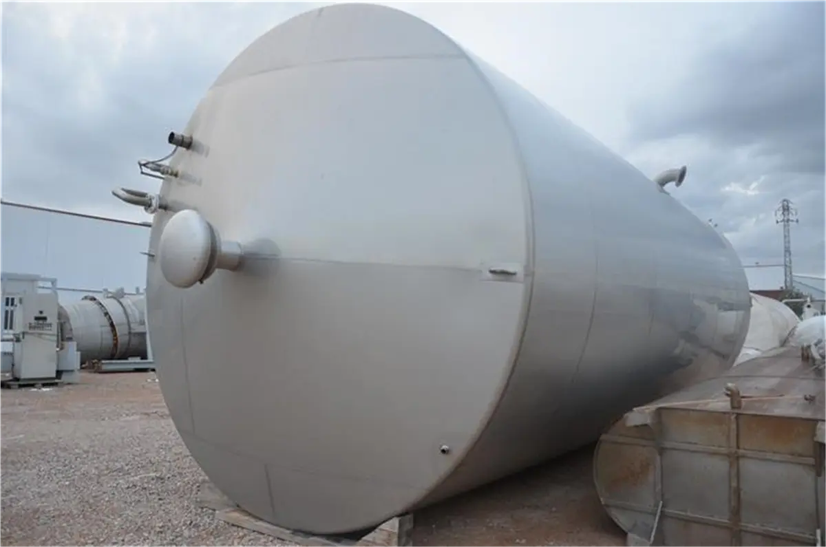 deposito-vertical-en-acero-inox-100-000-l