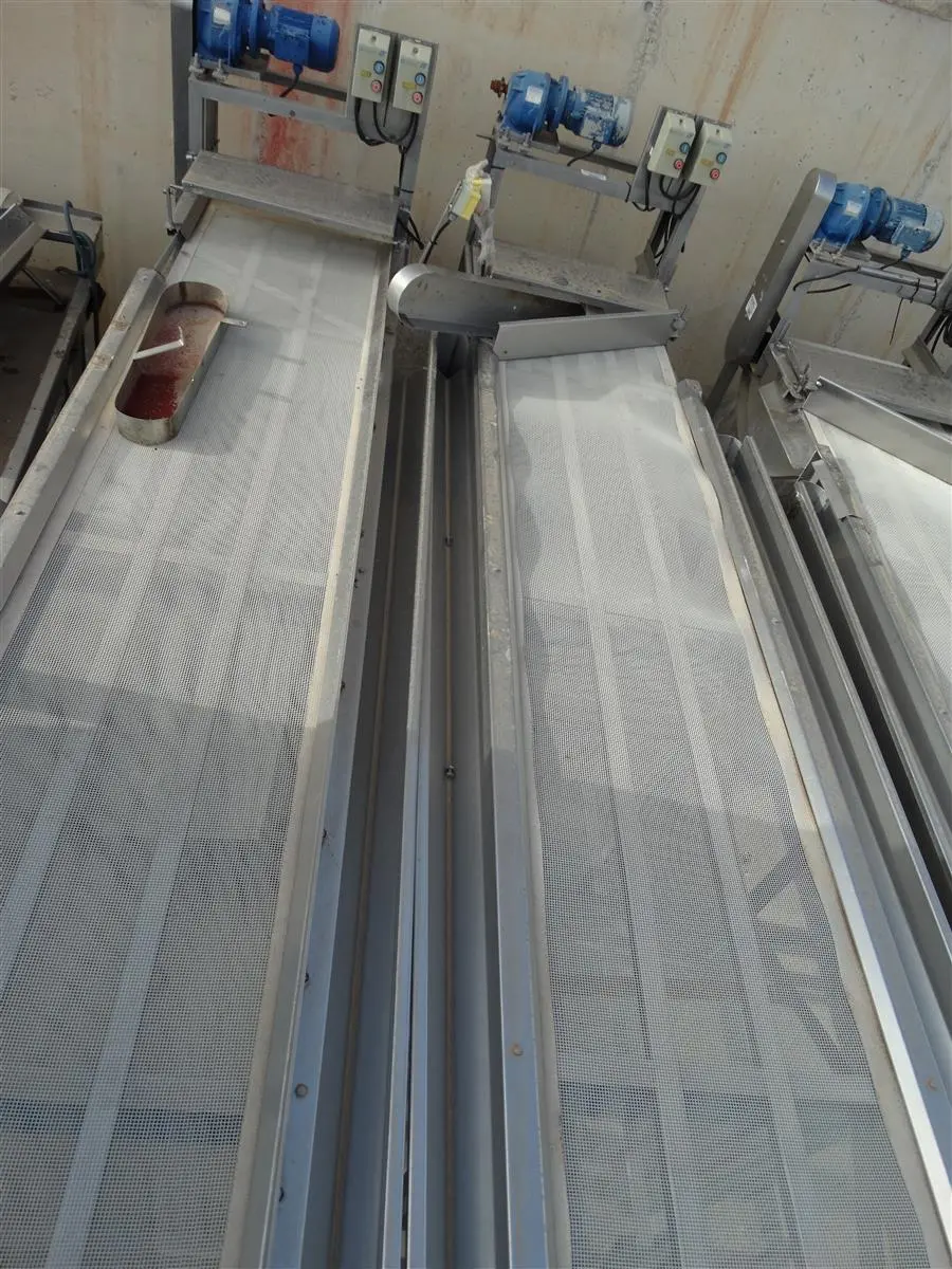 PERFORATED SCREEN PVC CONVEYOR TO DRAINING THE PRODUCT, L: 4 M, W: 60 CM-1